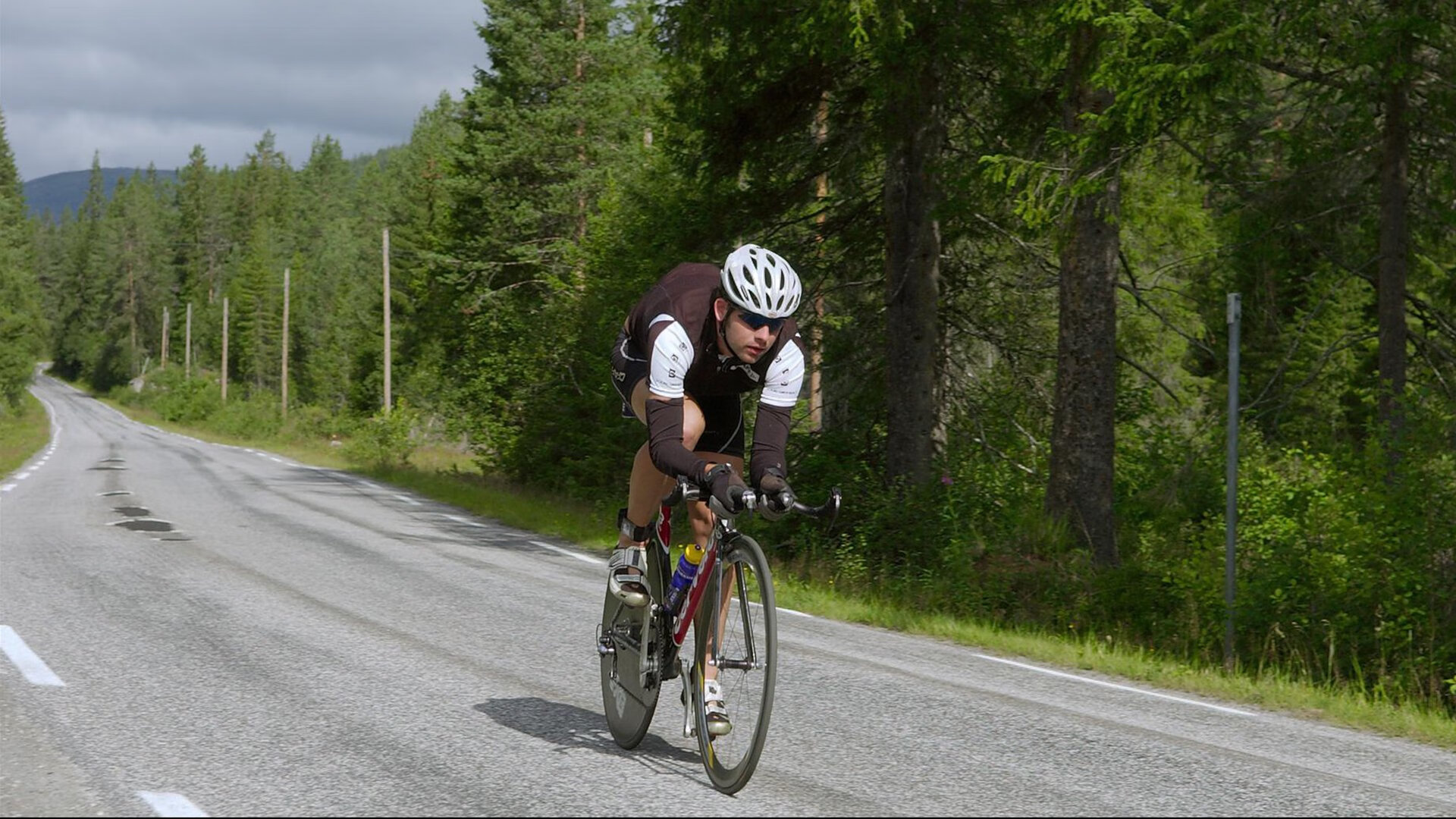 篮球赛场焦点！法国队对阵澳大利亚队，核心球员受伤，球队前景蒙阴影